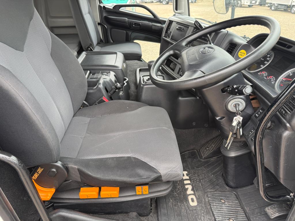 日野 プロフィア QPG-SH1EDDG(2WD)の写真21