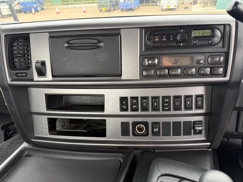 日野 プロフィア QPG-SH1EDDG(2WD)の写真22