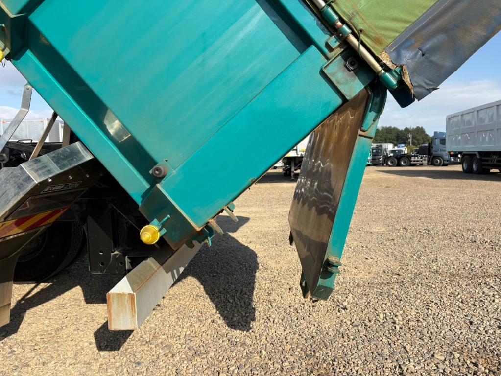 日野 プロフィア 2DG-FS1AJE(6x4)の写真12