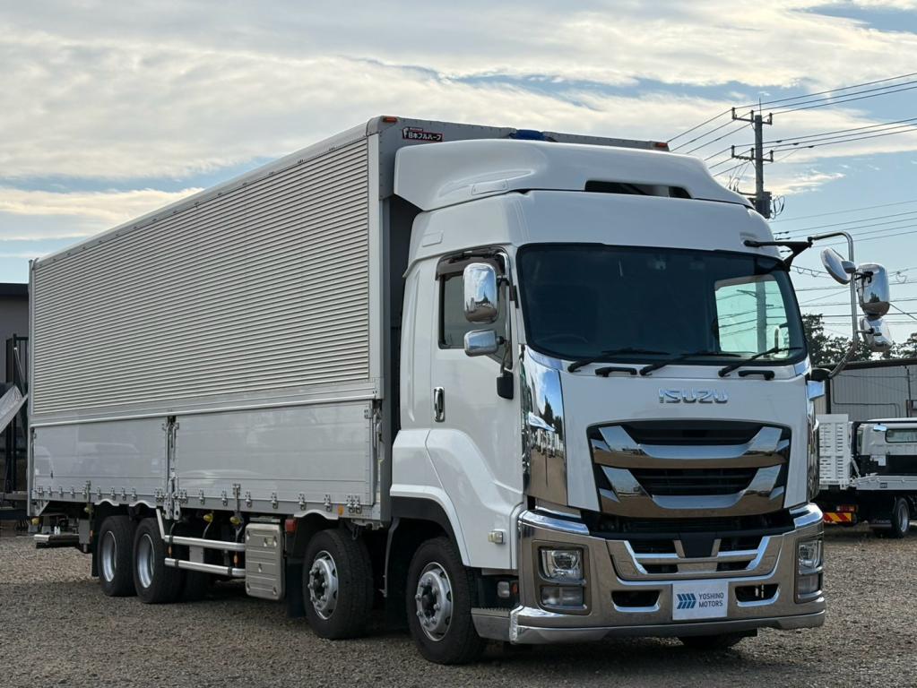いすゞ ギガ 2PG-CYJ77C(8x4)の写真2