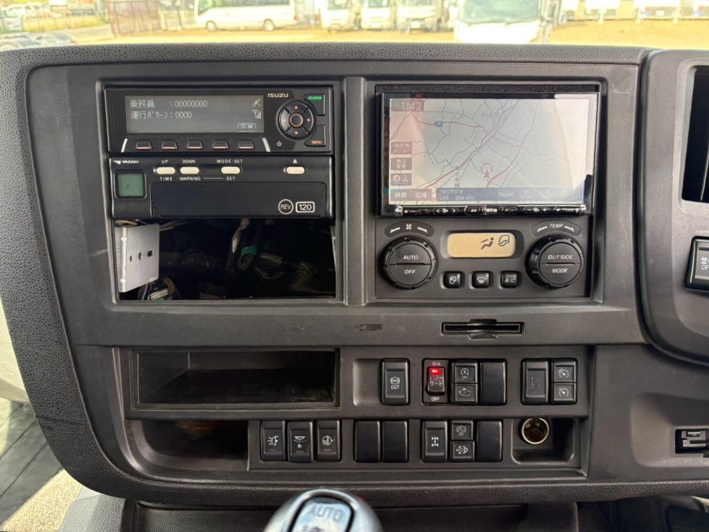 いすゞ ギガ 2PG-CYJ77C(8x4)の写真22