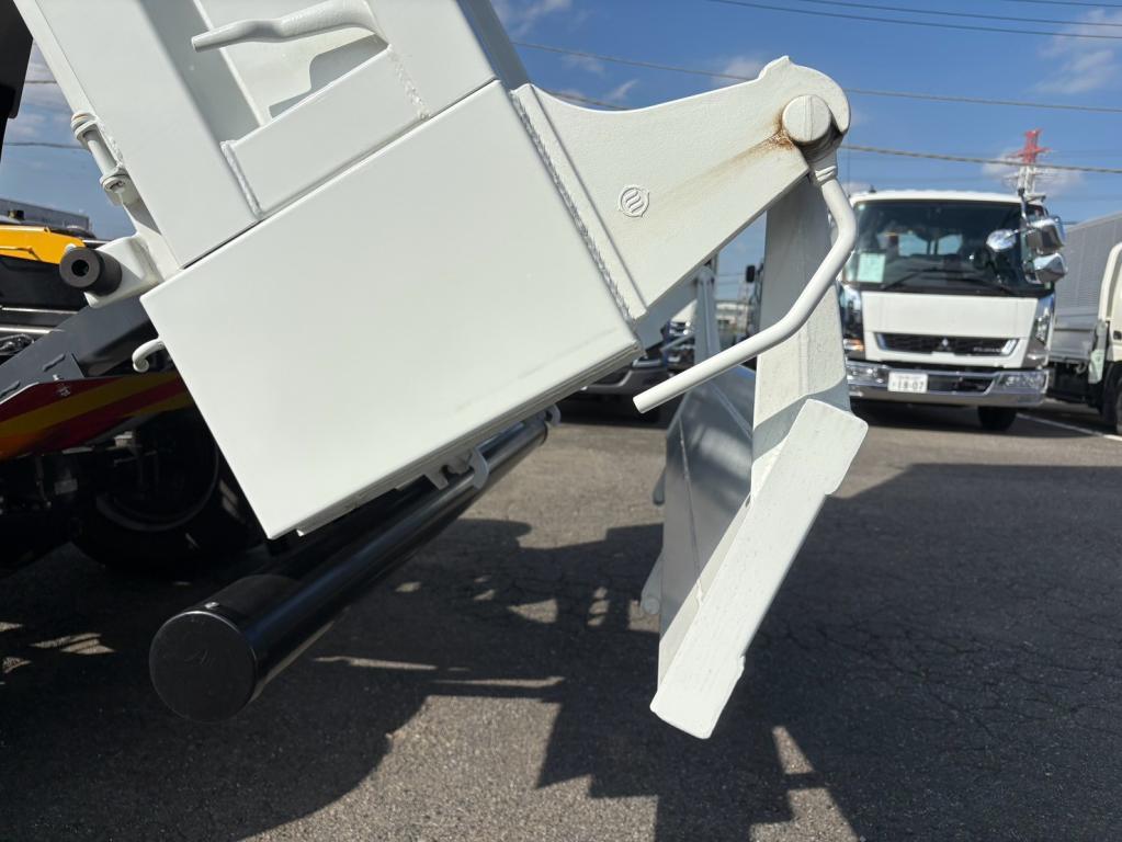 三菱 ファイター 2KG-FK62F(2WD)の写真12