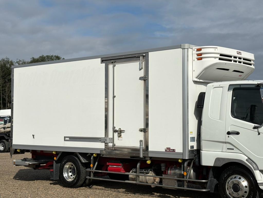 三菱 ファイター 2KG-FK64F(2WD)の写真5