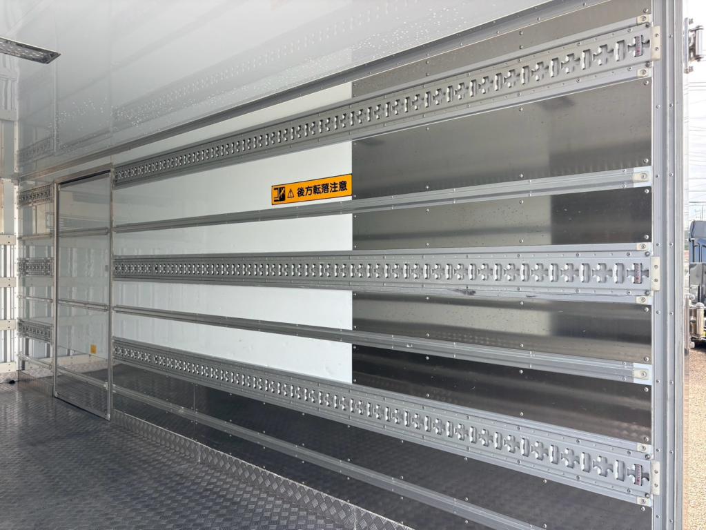 三菱 ファイター 2KG-FK64F(2WD)の写真10