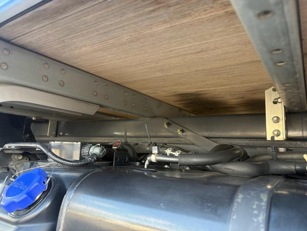 いすゞ エルフ 2RG-NLR88AN(2WD)の写真17