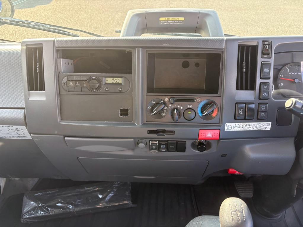 いすゞ エルフ 2RG-NLR88AN(2WD)の写真22