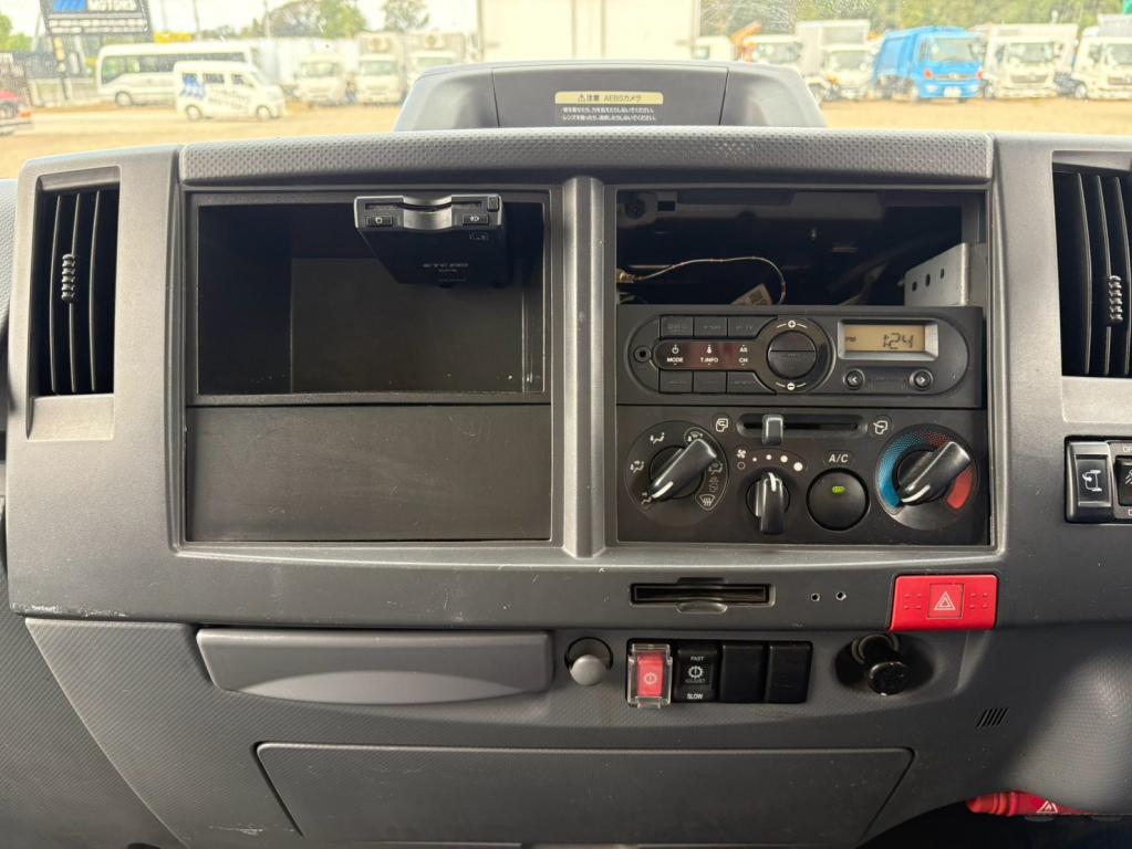 いすゞ エルフ 2RG-NPR88N(2WD)の写真22
