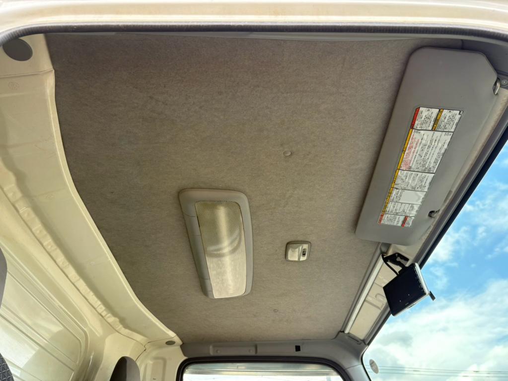 いすゞ エルフ 2RG-NPR88N(2WD)の写真24