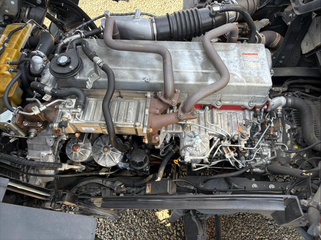 日野 プロフィア QDG-SS1EKDA(6x4)の写真18