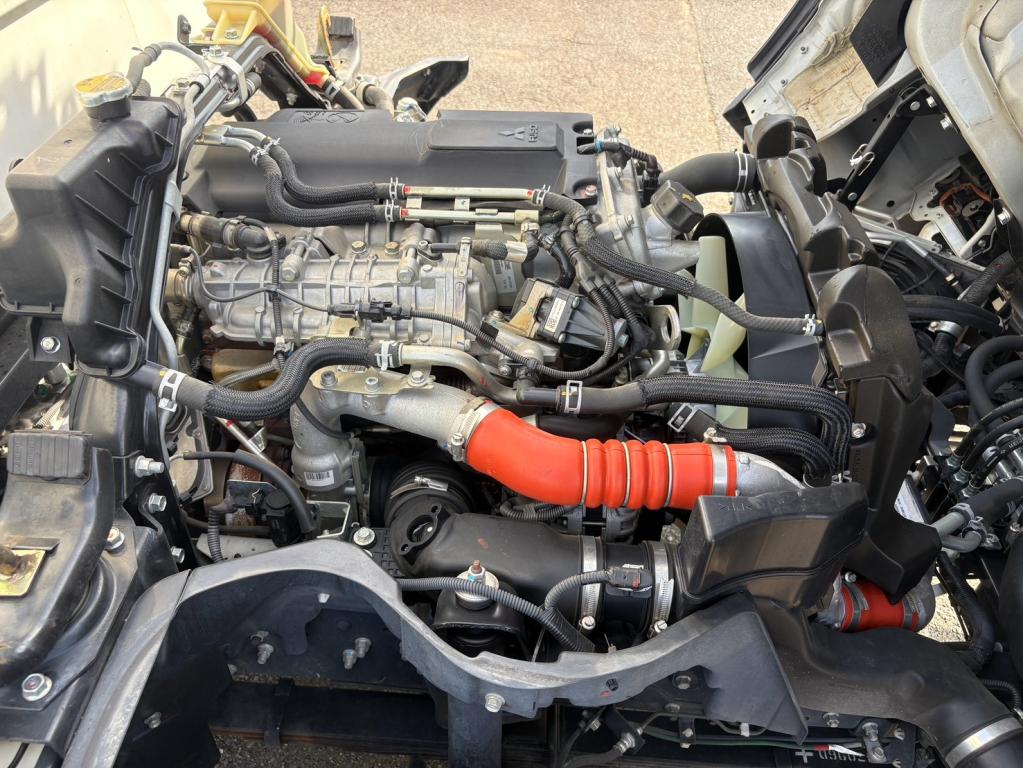 三菱 キャンター 2RG-FBA60(2WD)の写真19