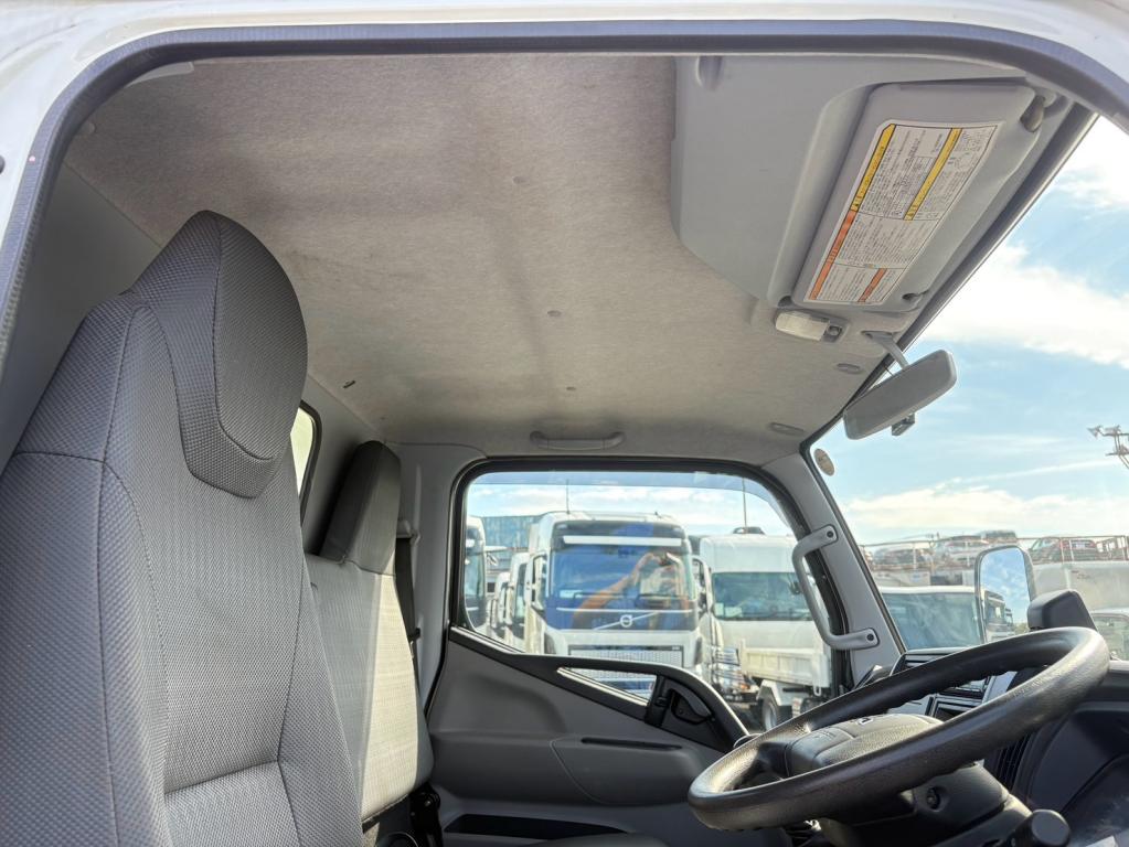 三菱 キャンター 2RG-FBA60(2WD)の写真24