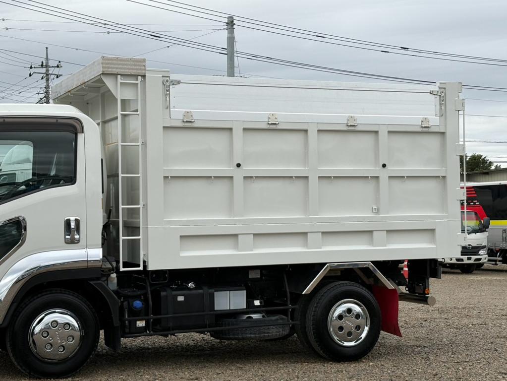いすゞ フォワード 2RG-FRR90S2(2WD)の写真6
