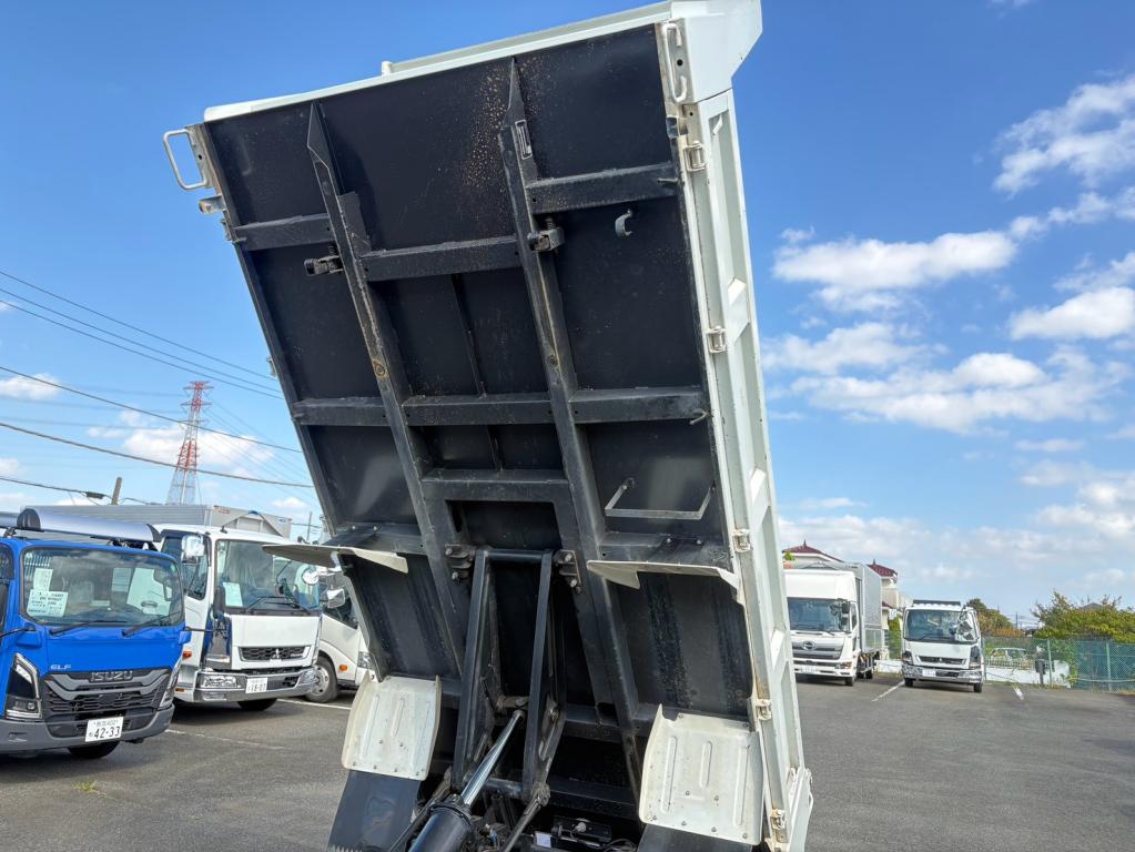 三菱 キャンター 2RG-FBA60(2WD)の写真13