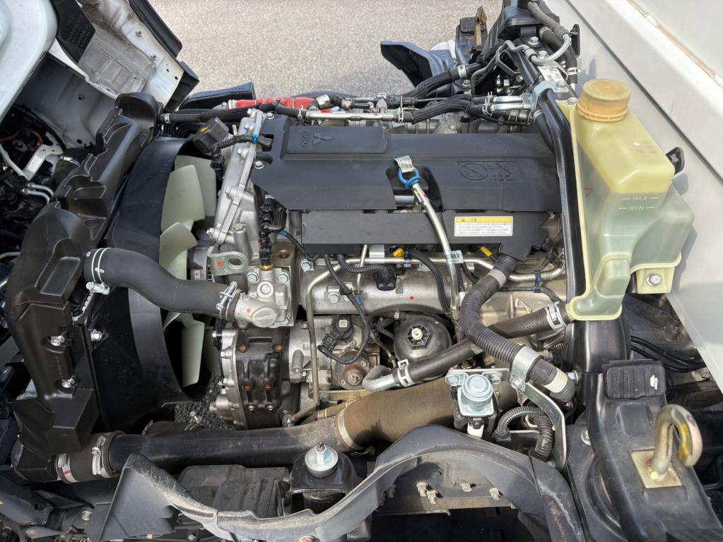 三菱 キャンター 2RG-FBA60(2WD)の写真18