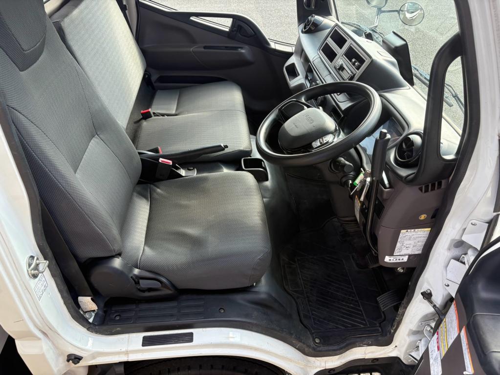 三菱 キャンター 2RG-FBA60(2WD)の写真21