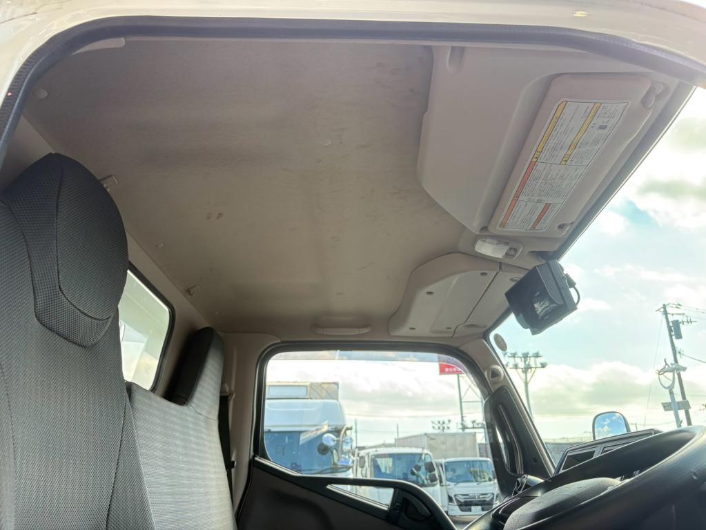 三菱 キャンター 2RG-FBA60(2WD)の写真24