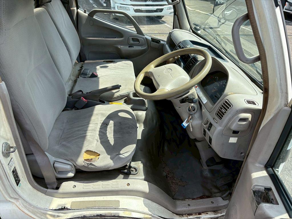 日野 デュトロ BDG-XZU344(2WD)の写真21