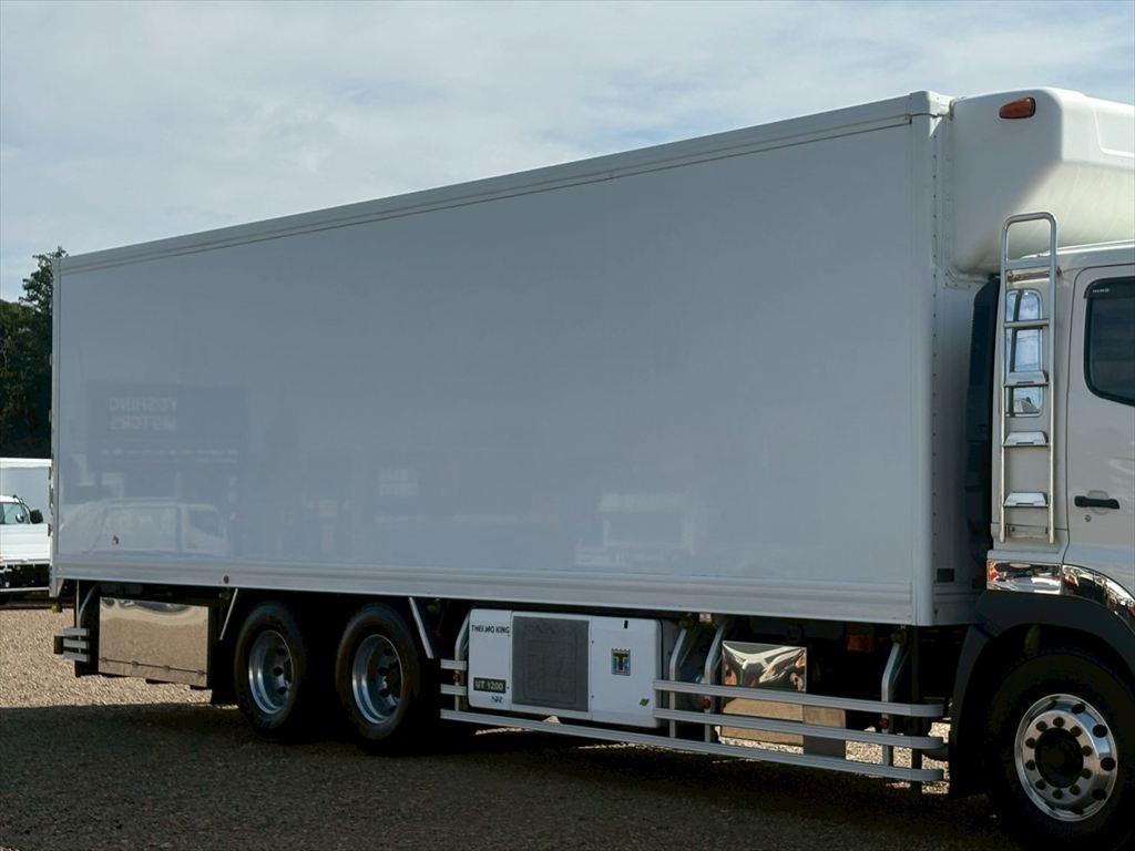 日野 プロフィア 2DG-FR1AHG(6x2)の写真5