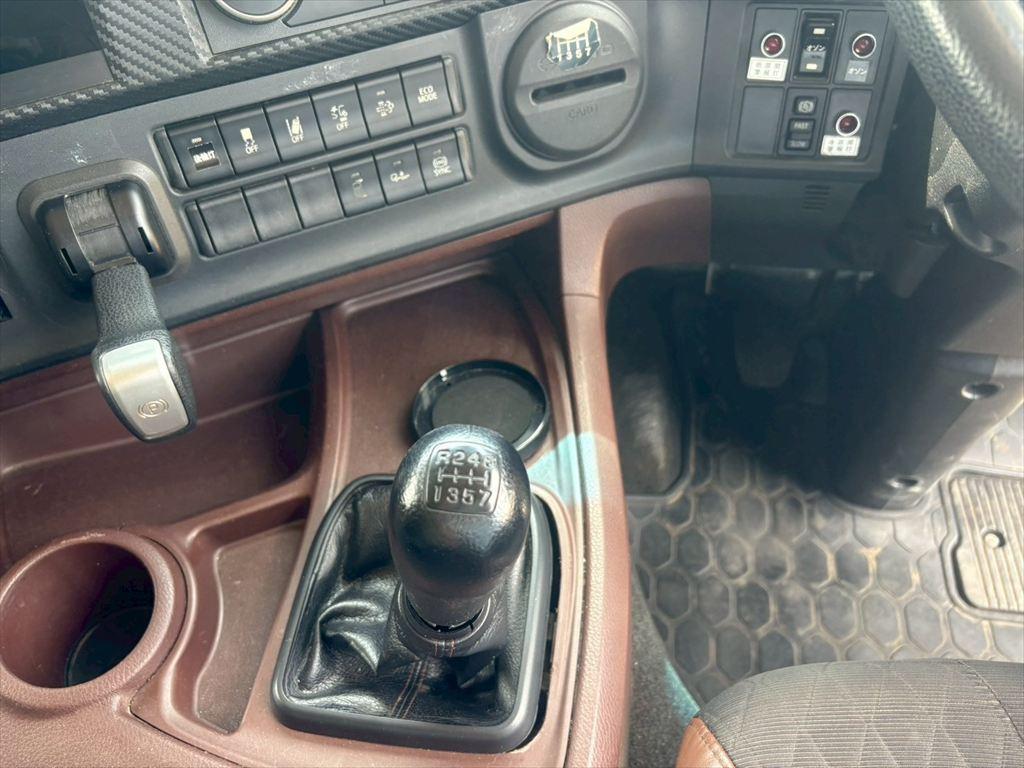 日野 プロフィア 2DG-FR1AHG(6x2)の写真23