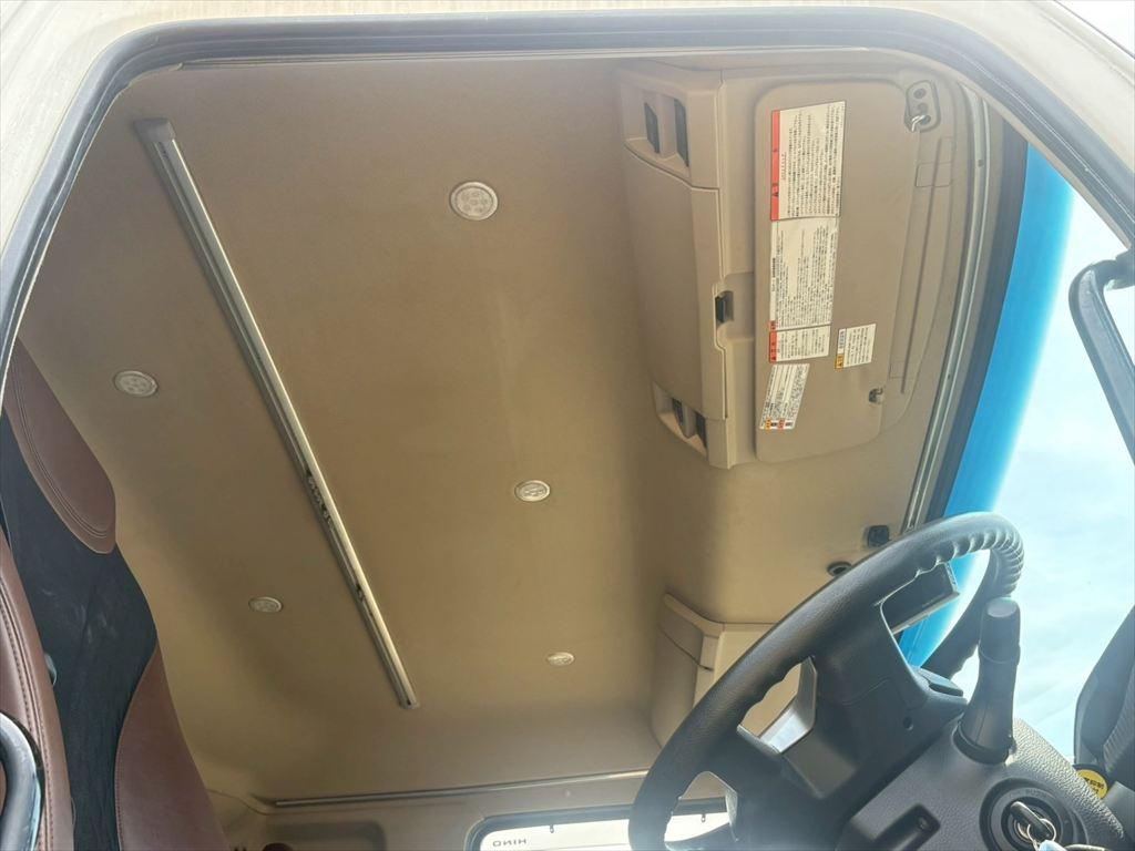 日野 プロフィア 2DG-FR1AHG(6x2)の写真24