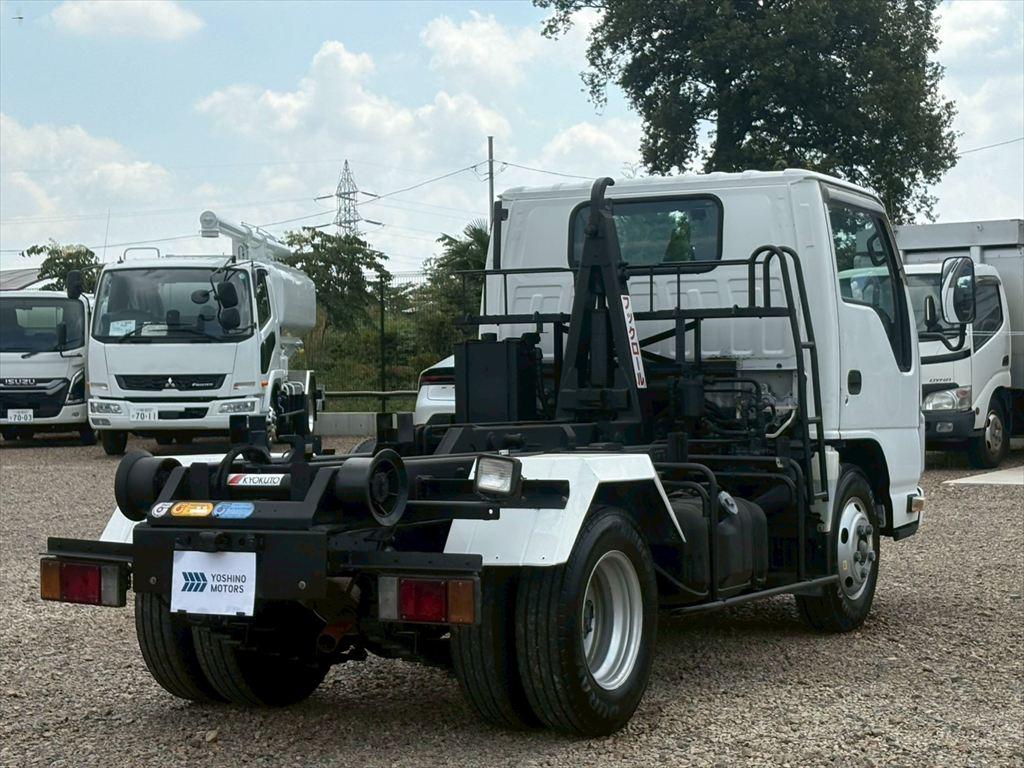 いすゞ エルフ TKG-NKR85AN(2WD)の写真4