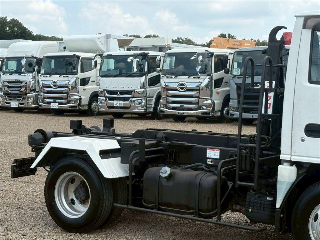 いすゞ エルフ TKG-NKR85AN(2WD)の写真5