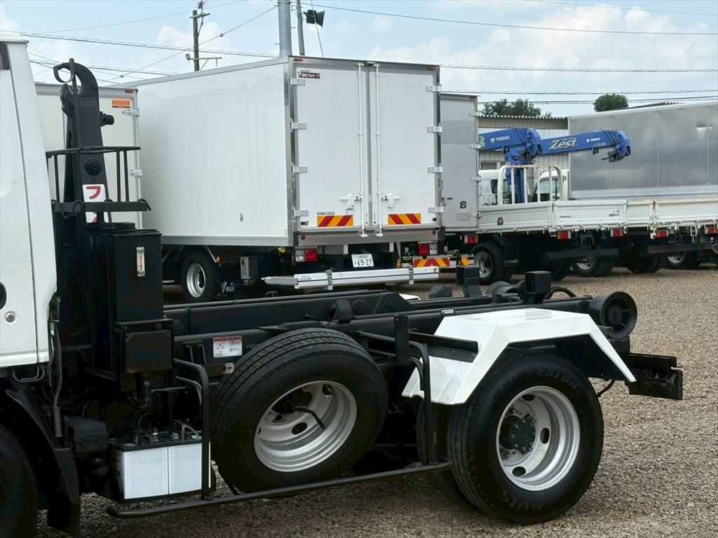 いすゞ エルフ TKG-NKR85AN(2WD)の写真6