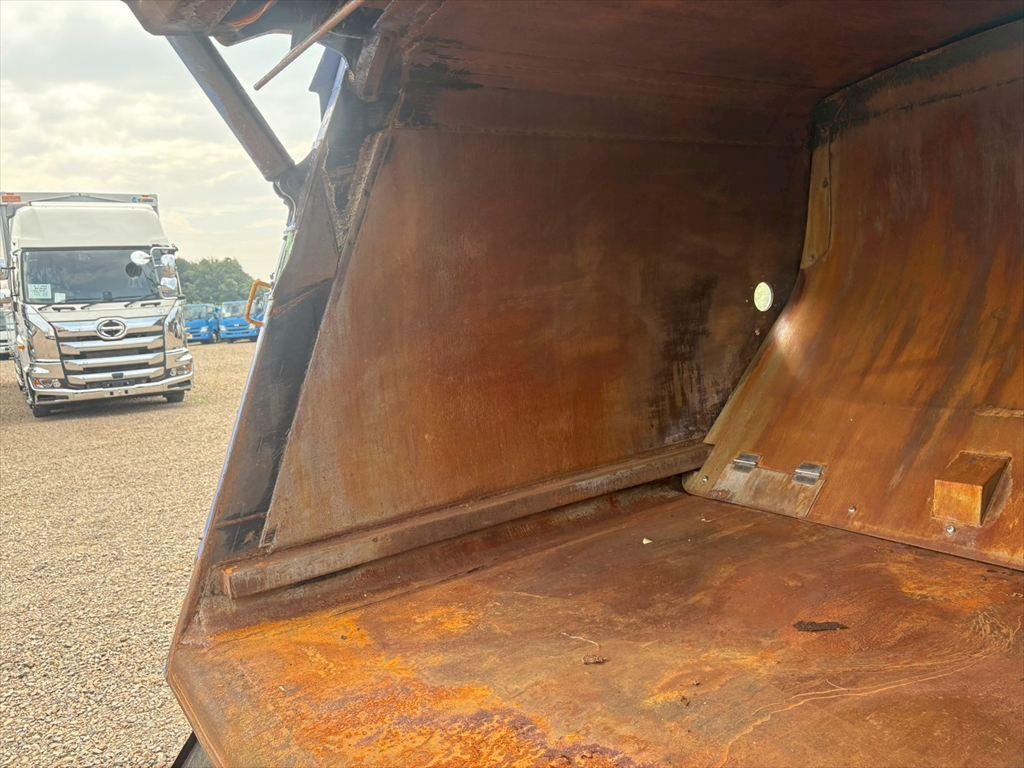 いすゞ エルフ TKG-NMR85AN(2WD)の写真9