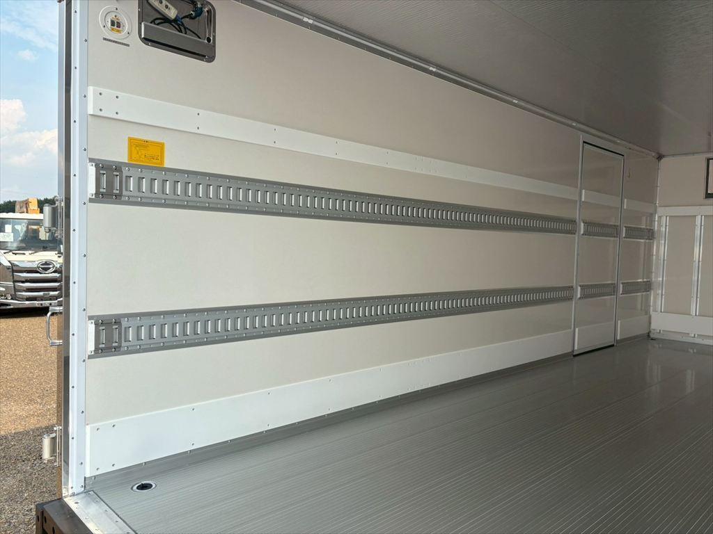 日野 レンジャー 2KG-FD2ABG(2WD)の写真9