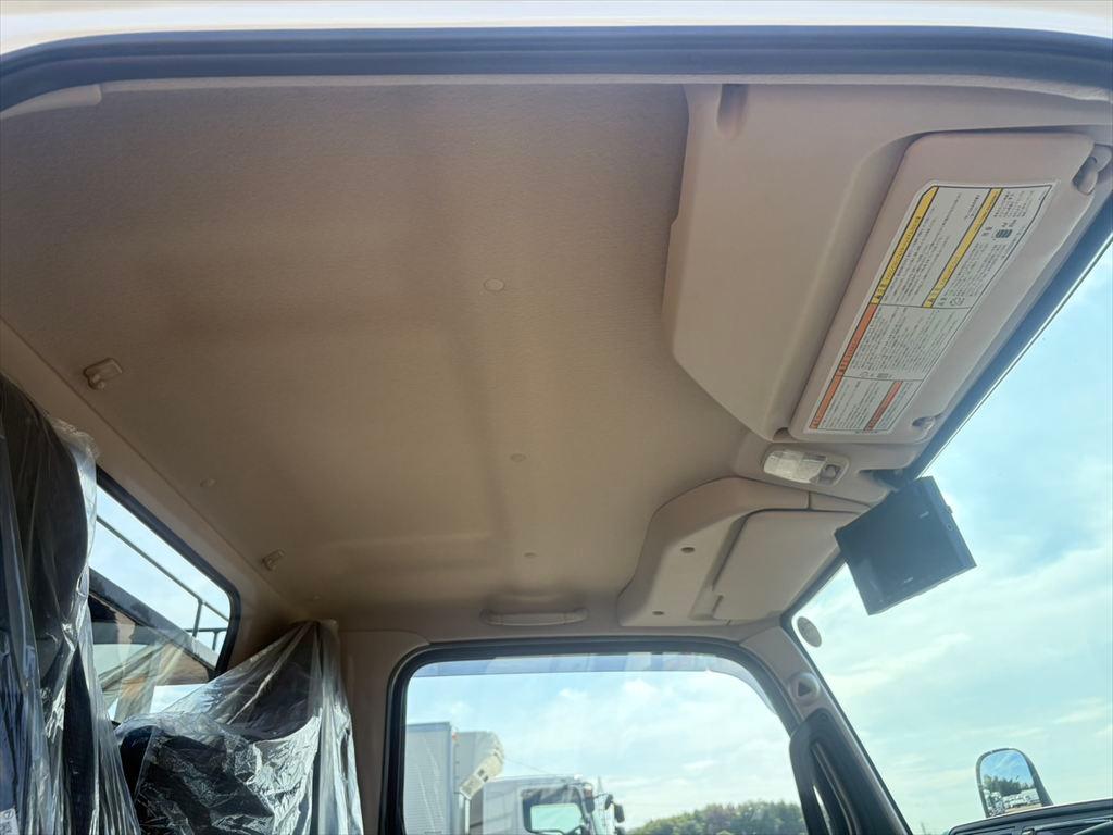 三菱 キャンター 2RG-FBAV0(2WD)の写真24
