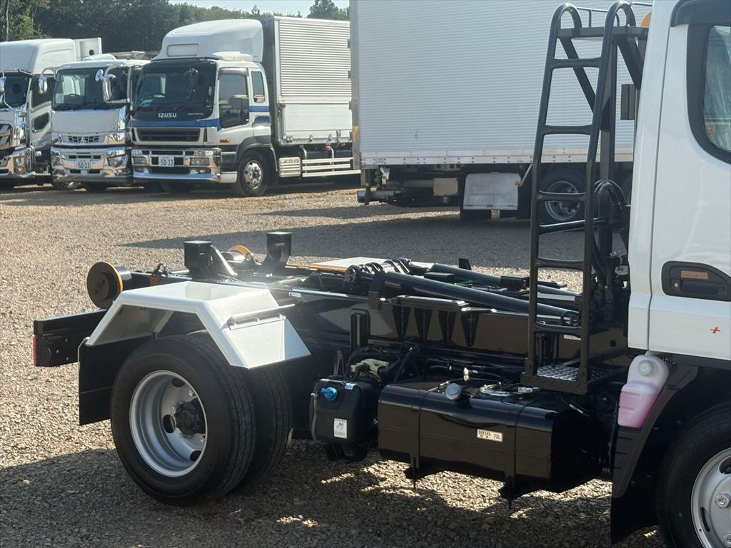 三菱 キャンター 2RG-FBAV0(2WD)の写真5