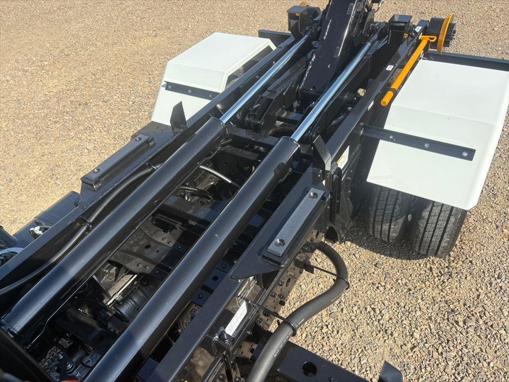 三菱 キャンター 2RG-FBAV0(2WD)の写真9