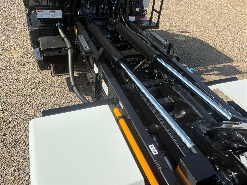 三菱 キャンター 2RG-FBAV0(2WD)の写真10