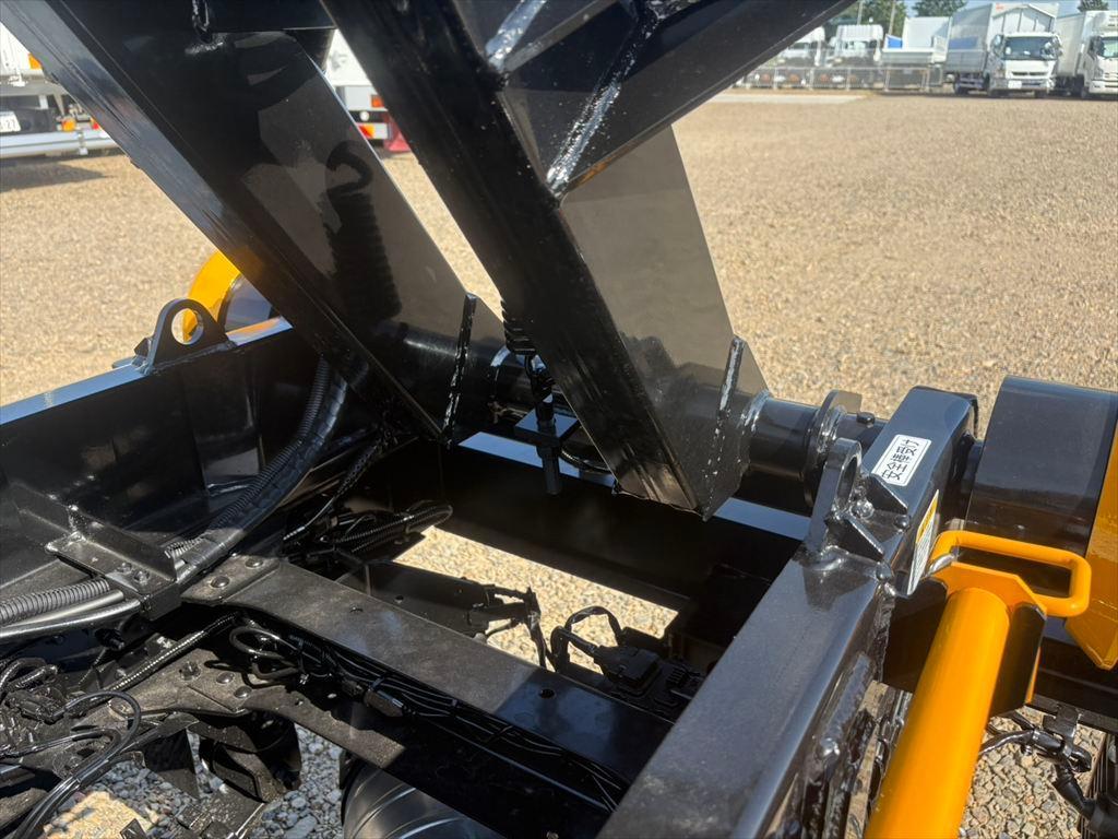 三菱 キャンター 2RG-FBAV0(2WD)の写真14