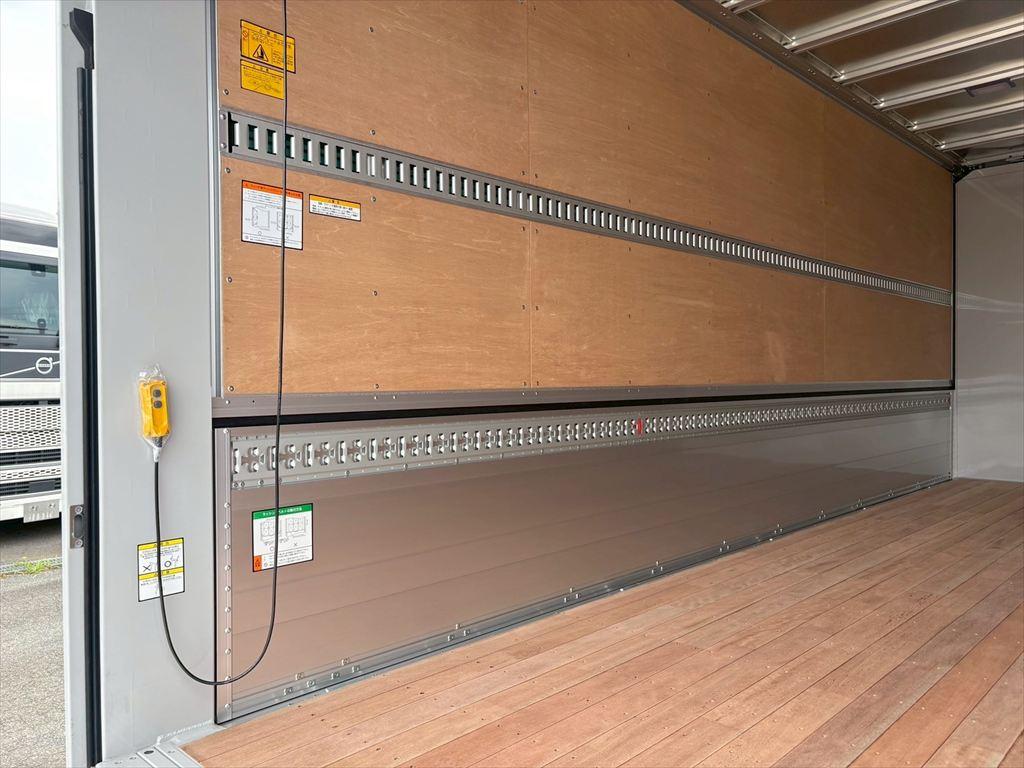 三菱 ファイター 2KG-FK65F(2WD)の写真9