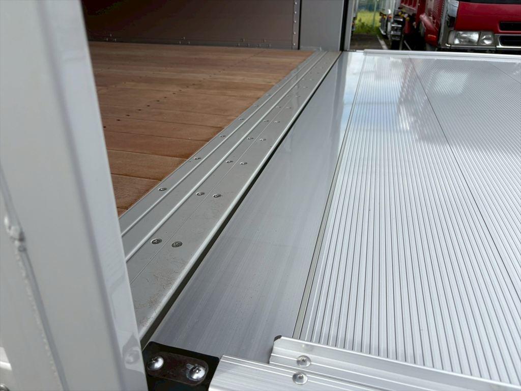 三菱 ファイター 2KG-FK65F(2WD)の写真13