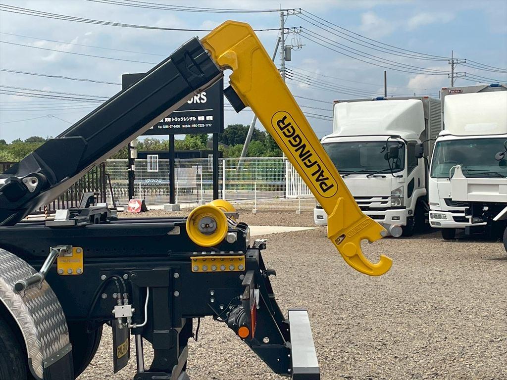 いすゞ ギガ 2PG-CYZ77DM(6x4)の写真13