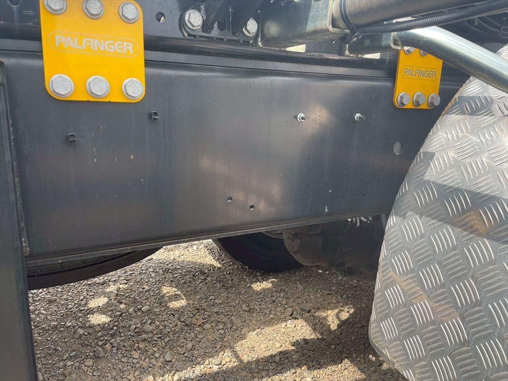 いすゞ ギガ 2PG-CYZ77DM(6x4)の写真17