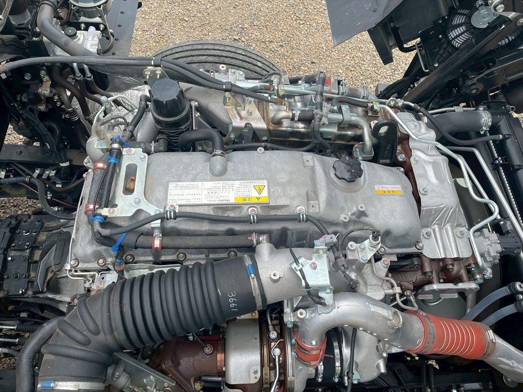 いすゞ ギガ 2PG-CYZ77DM(6x4)の写真18