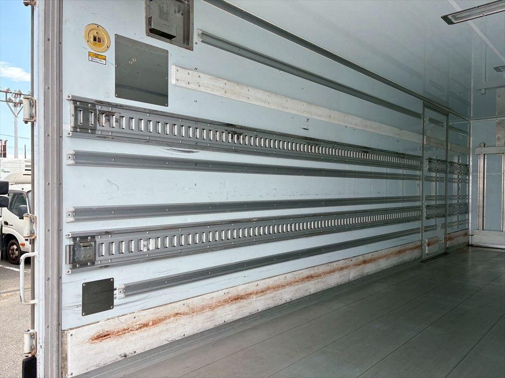 日野 レンジャー 2KG-FC2ABG(2WD)の写真9