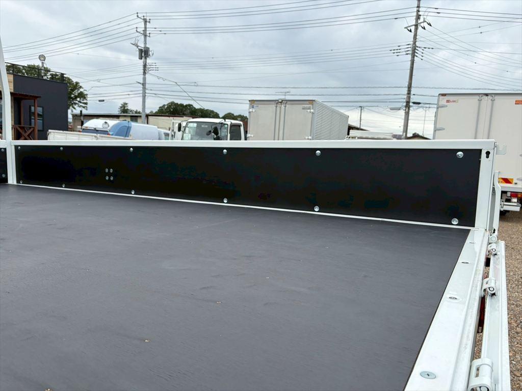 三菱 キャンター 2PG-FEB80(2WD)の写真10