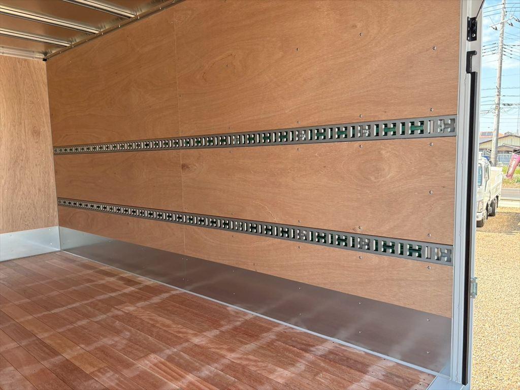 三菱 キャンター 2RG-FEB80(2WD)の写真10