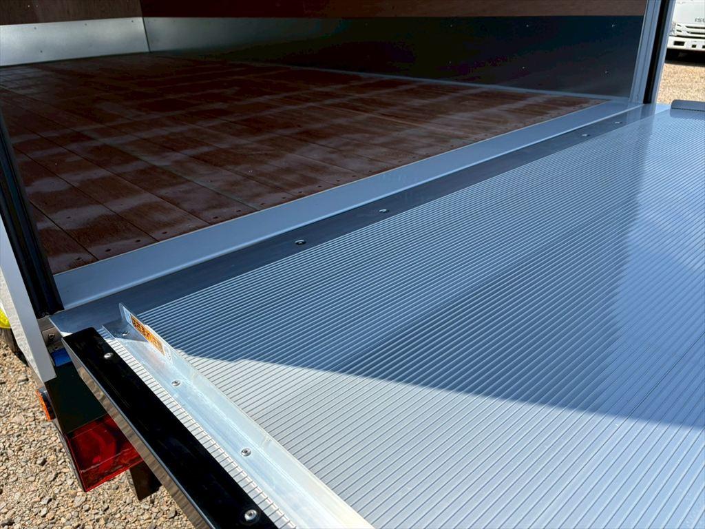 三菱 キャンター 2RG-FEB80(2WD)の写真13