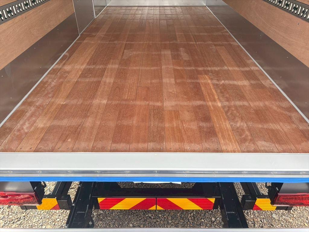 三菱 キャンター 2RG-FEB80(2WD)の写真8