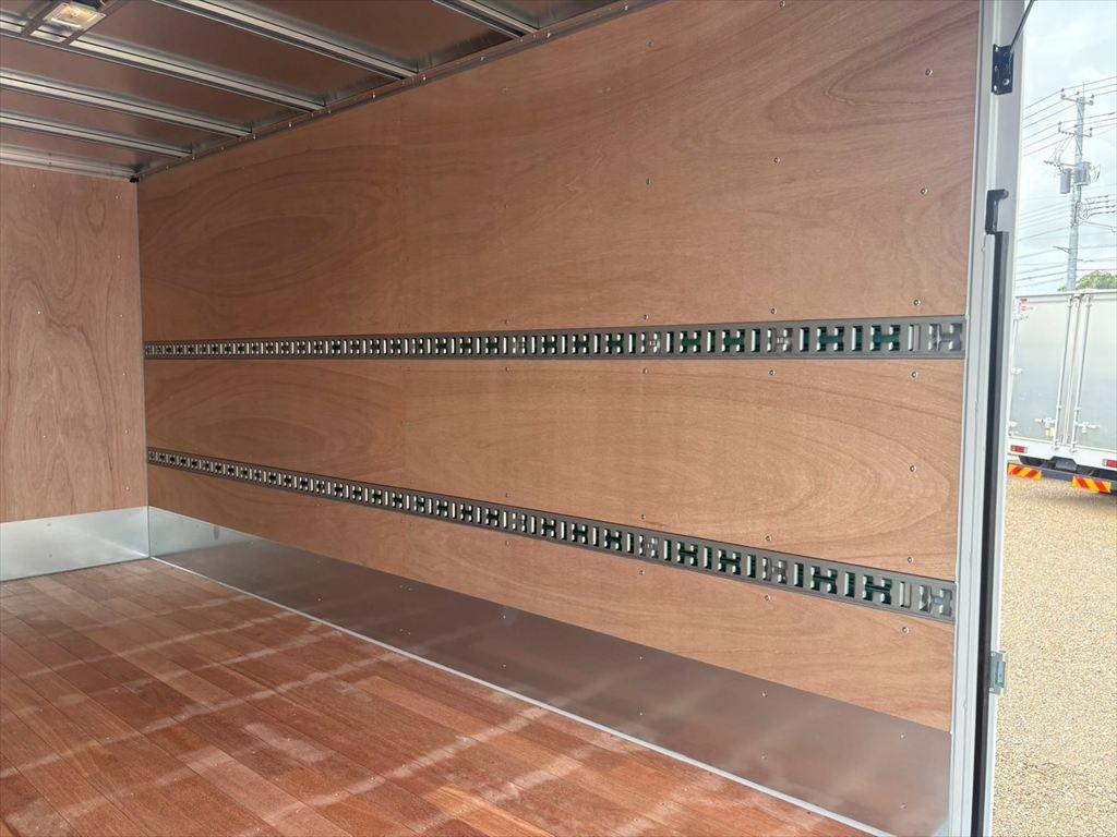 三菱 キャンター 2RG-FEB80(2WD)の写真10