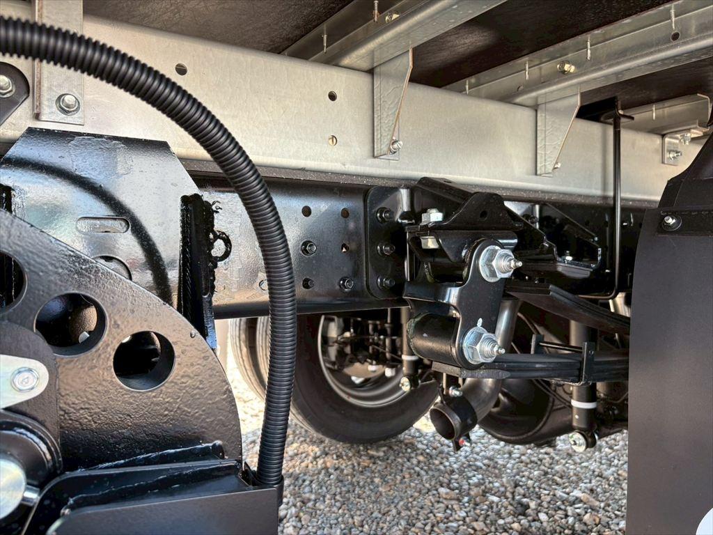 三菱 キャンター 2RG-FEB80(2WD)の写真15