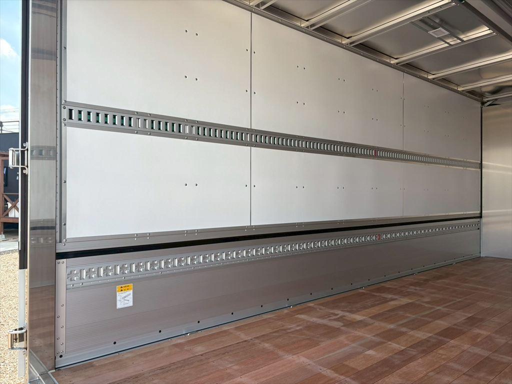 三菱 ファイター 2KG-FK65F(2WD)の写真9