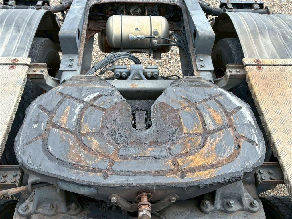 日野 プロフィア QDG-SS1EKDA(6x4)の写真9