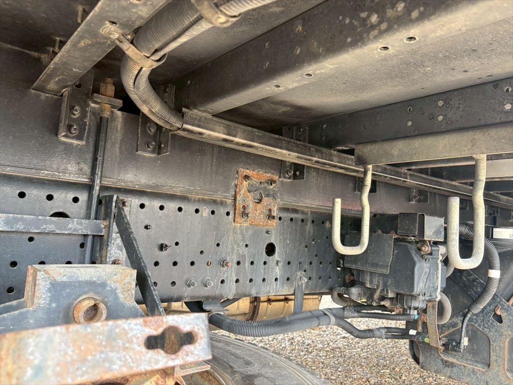 いすゞ フォワード 2RG-FRR90T2(2WD)の写真15