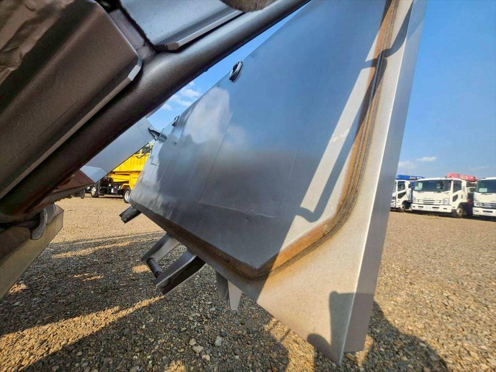 日野 プロフィア QPG-FS1AWEA(6x4)の写真12